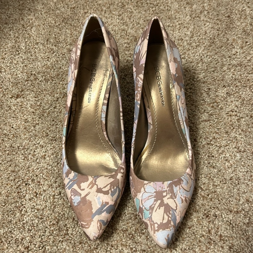 BCBGeneration Floral heels size 6.5